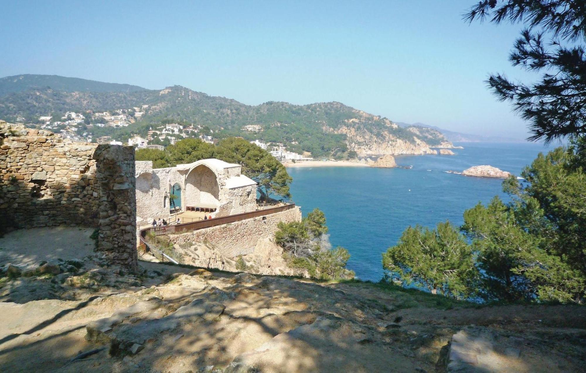 Amazing Apartment In Tossa De Mar With Wifi Екстериор снимка